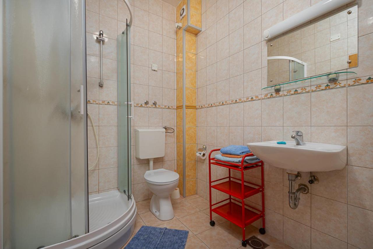 House Laura 200M From The Beach And The Center Διαμέρισμα Πόρετς Εξωτερικό φωτογραφία